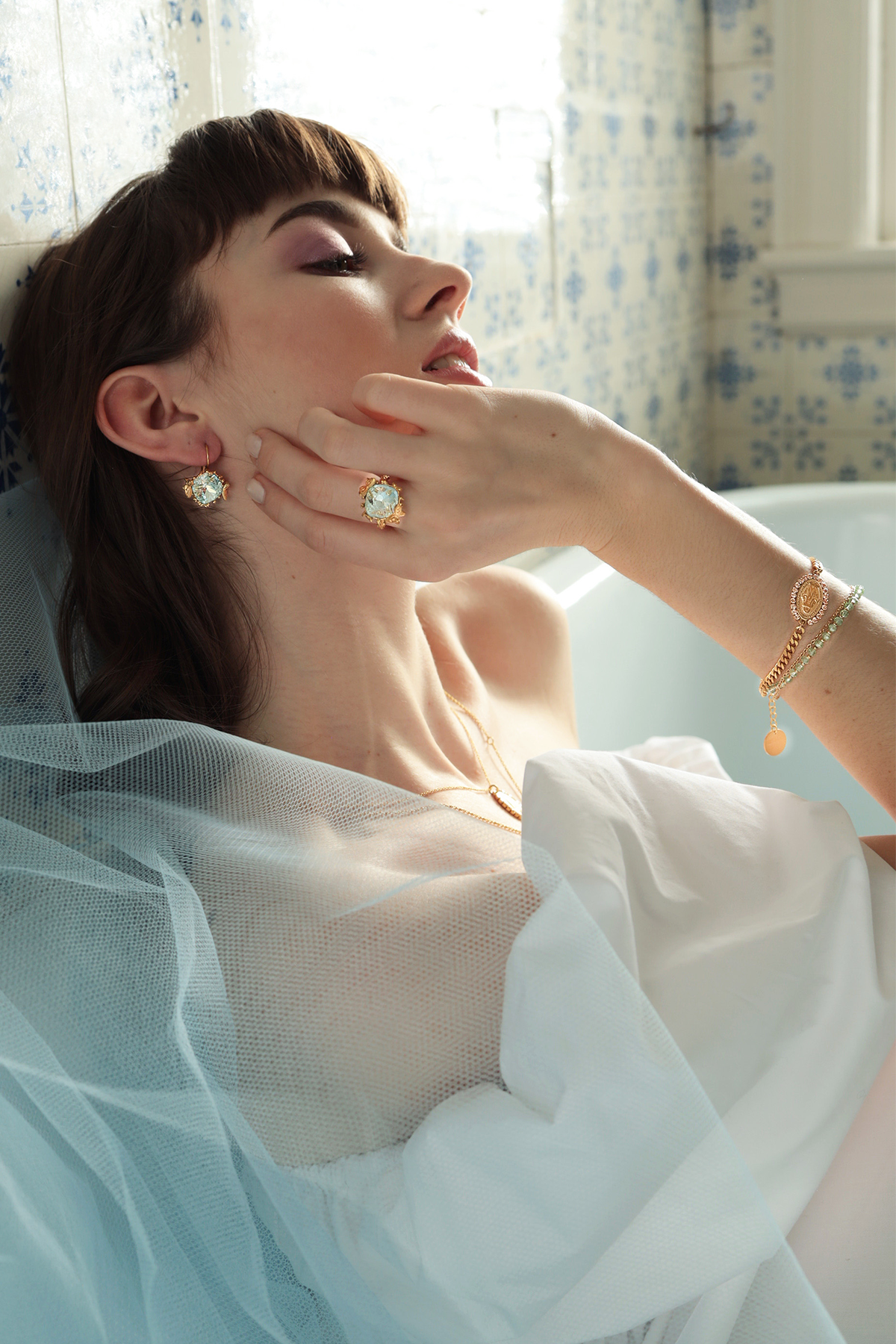 Ellie Swarovski earrings - Light Azore