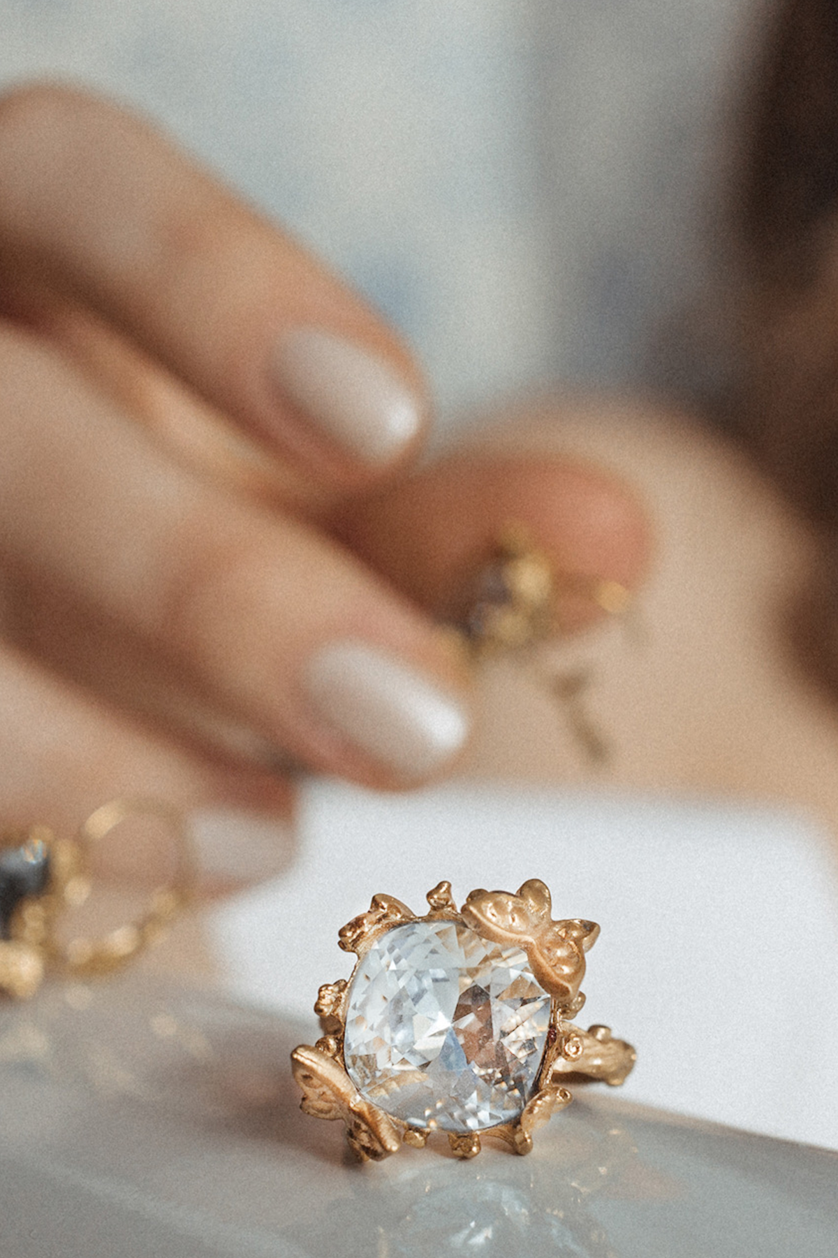 Ellie Swarovski earrings - Light Azore