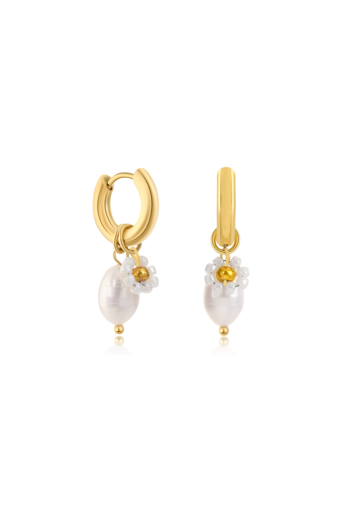 Flower pearl earrings