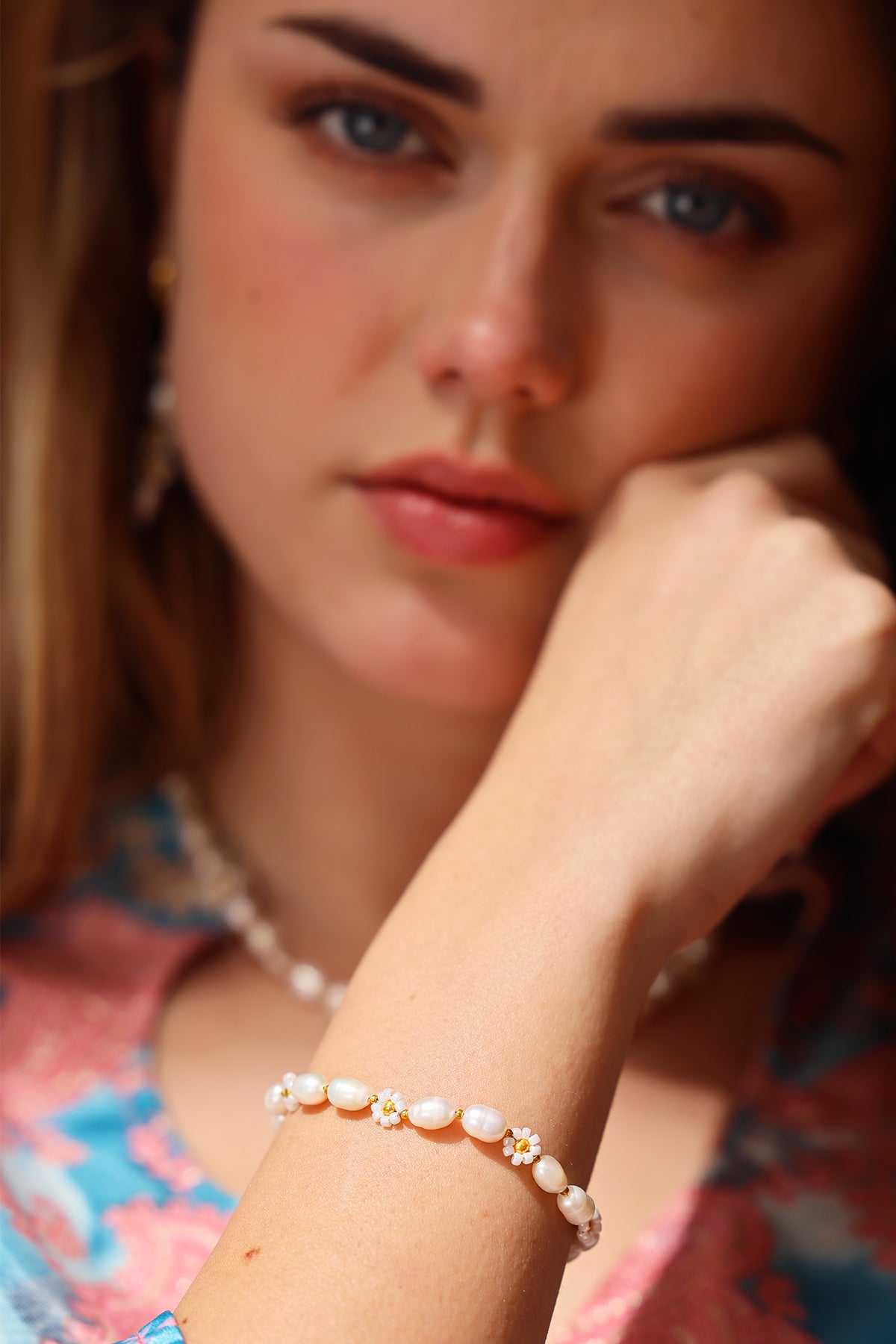Flower pearl bracelet