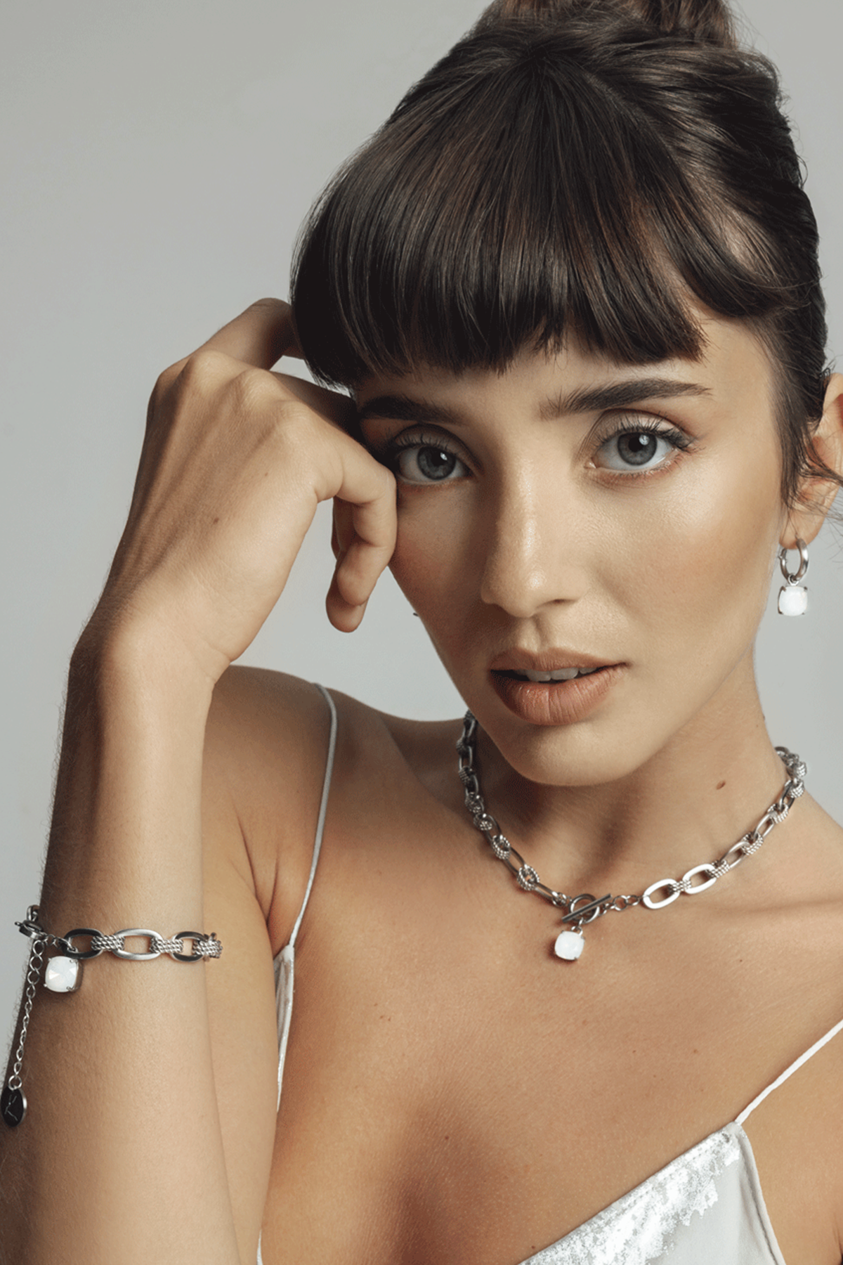 Inez chain bracelet, White opal