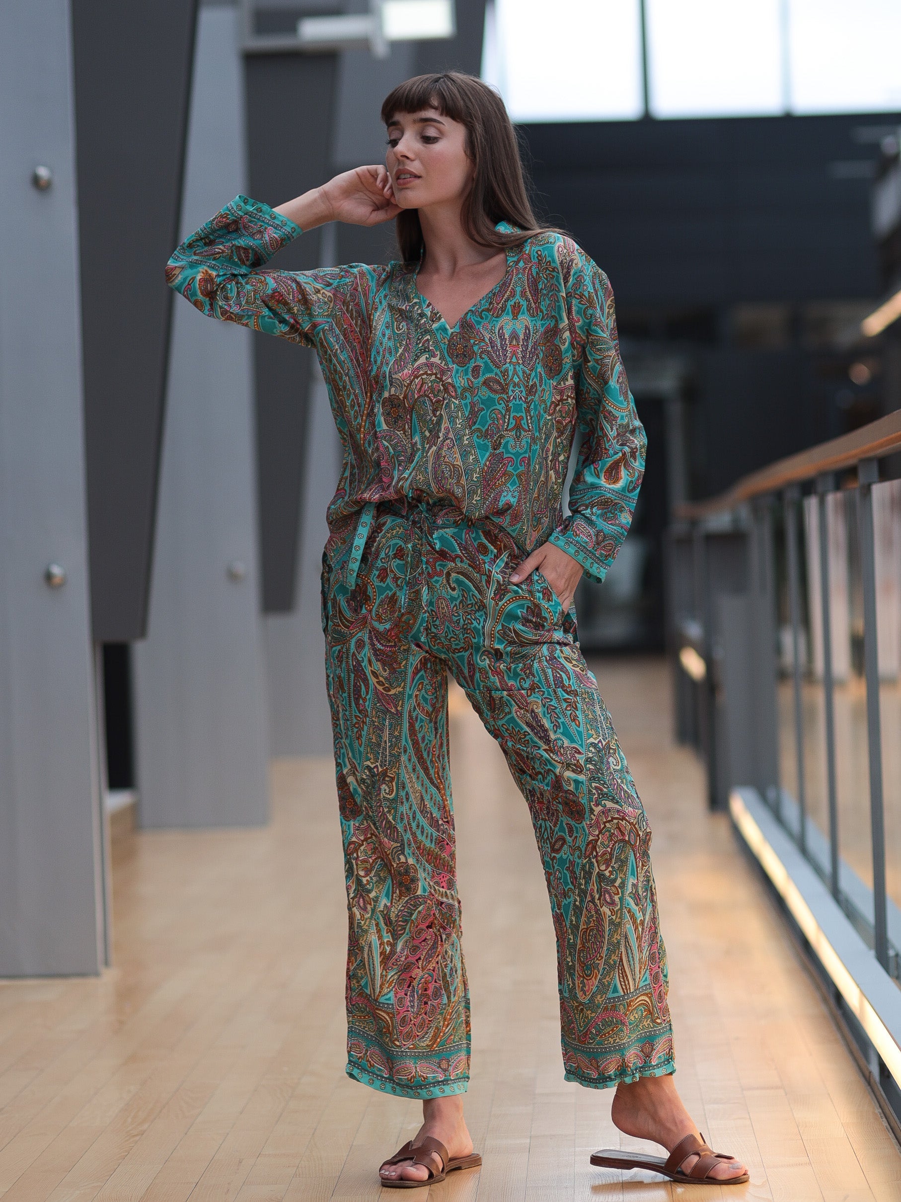 Silk blouse, Taj Mahal