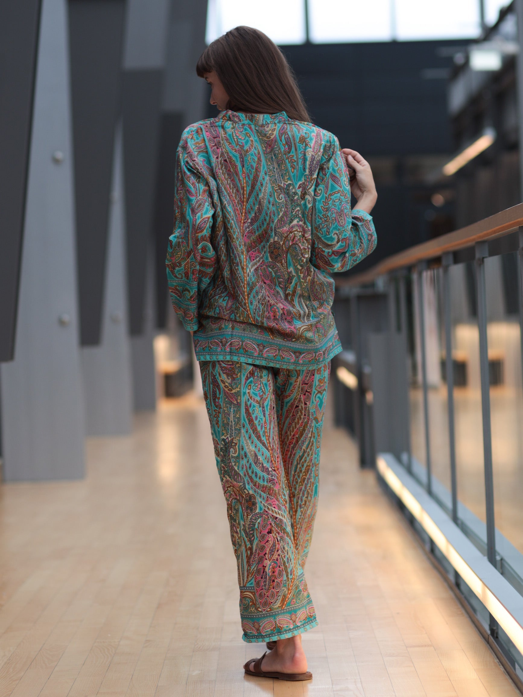 Silk blouse, Taj Mahal