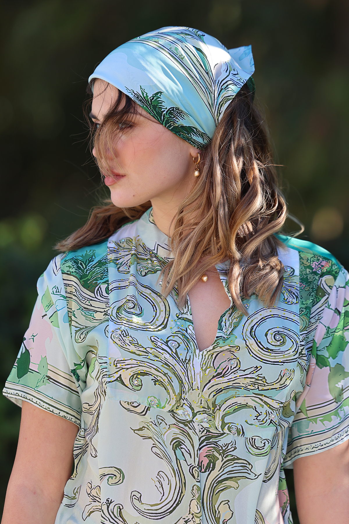 Silk scarf, 50x50 cm, Hummingbird