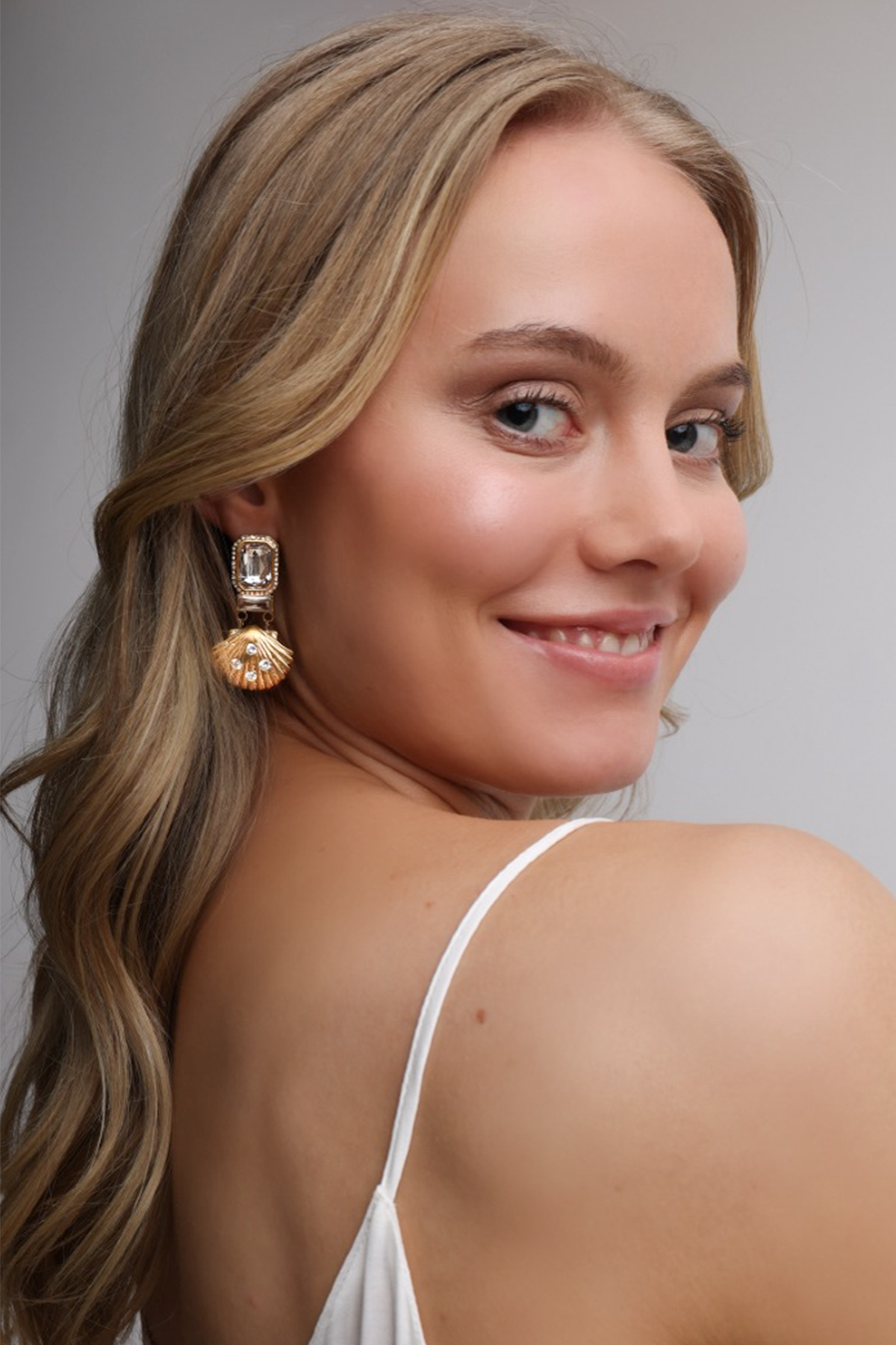 Shell glam earrings